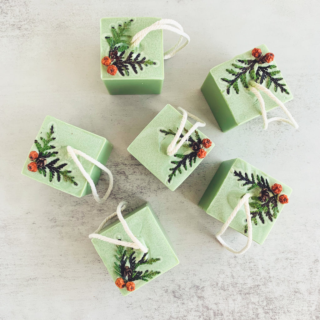 SAVON CUBE AUX HUILES ESSENTIELLES DE SAPINS - Kimo Soaps
