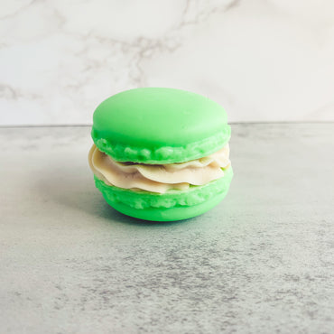Savon Macaron MENTHE POIVRÉE | Peppermint Swirl Macaroon Soap - Kimo Soaps