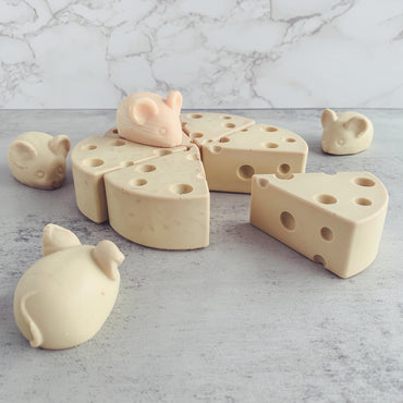 Savon FROMAGE SUISSE | SWISS CHEESE Soap - Kimo Soaps